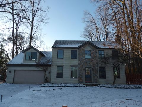 A home in West Bloomfield Twp