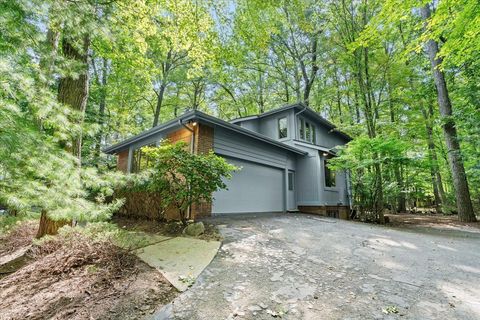 A home in West Bloomfield Twp