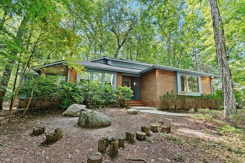 A home in West Bloomfield Twp