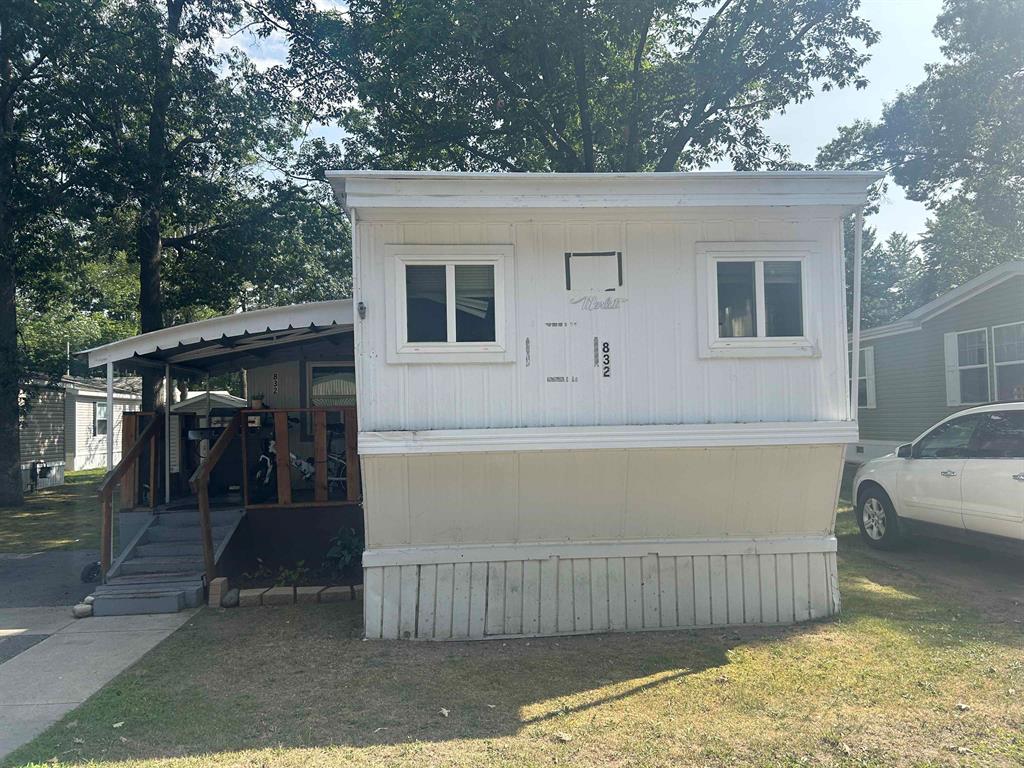 Photo 3 of 32 of 1561 Andrew Place mobile home