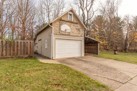 A home in Stockbridge Twp