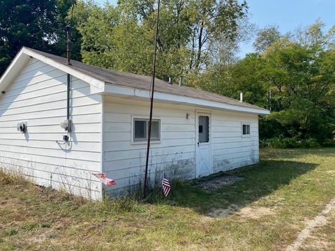 A home in Joyfield Twp