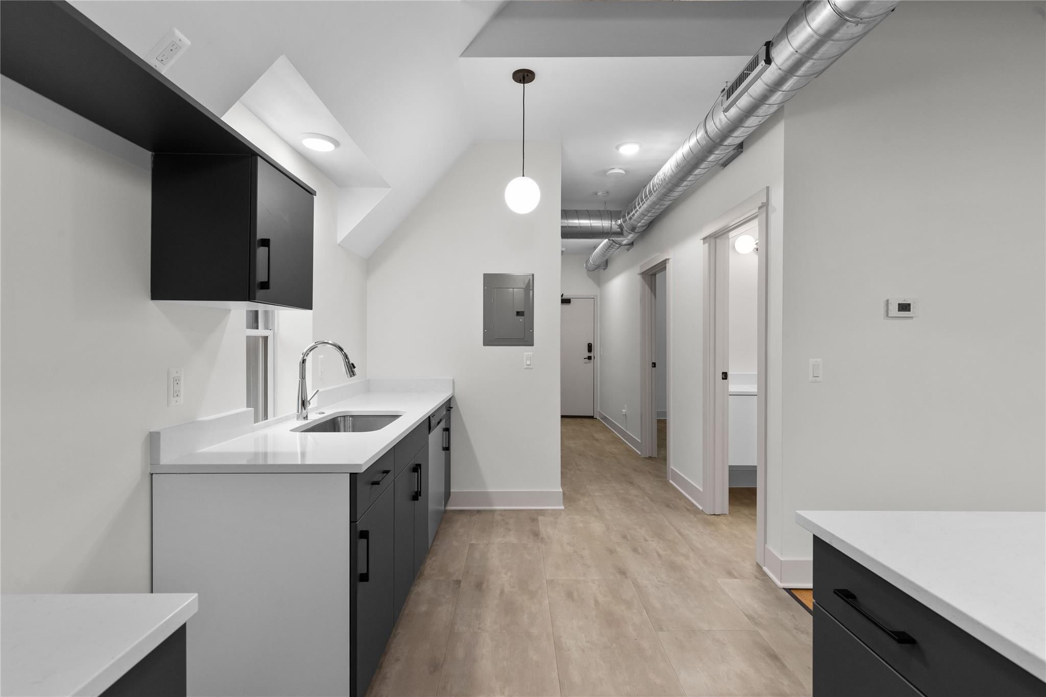 Detroit, Michigan 48202, United States, 1 Bedroom Bedrooms, ,1 BathroomBathrooms,Residential,Active,91024