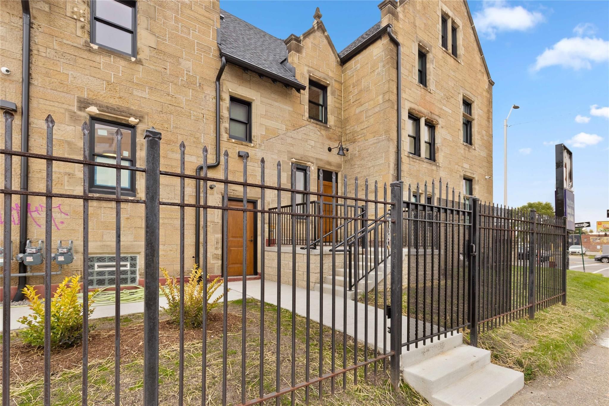 Detroit, Michigan 48202, United States, 1 Bedroom Bedrooms, ,1 BathroomBathrooms,Residential,Active,91024
