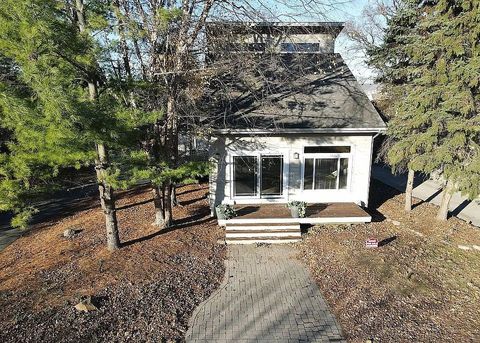 A home in Keego Harbor