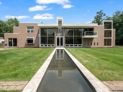 A home in West Bloomfield Twp