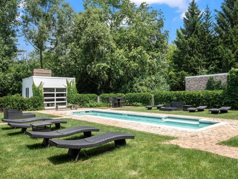 A home in West Bloomfield Twp