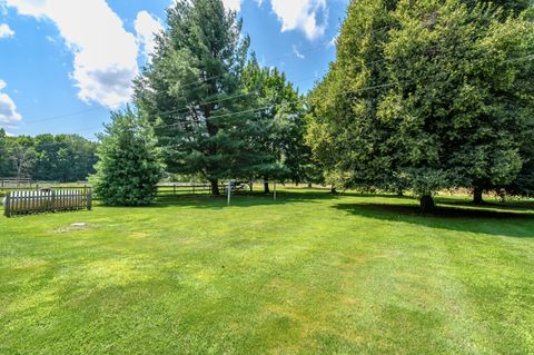 A home in Paw Paw Twp