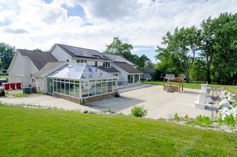 A home in West Bloomfield Twp