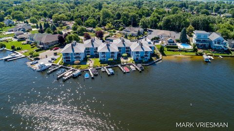 A home in Spring Lake Vlg