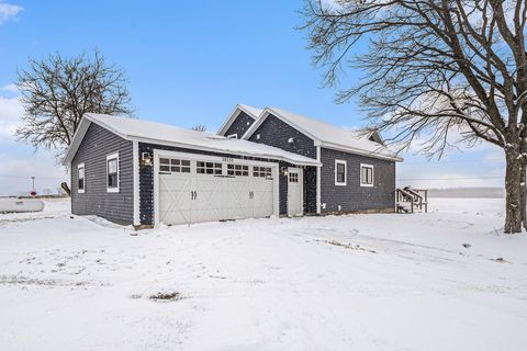 A home in Ravenna Twp