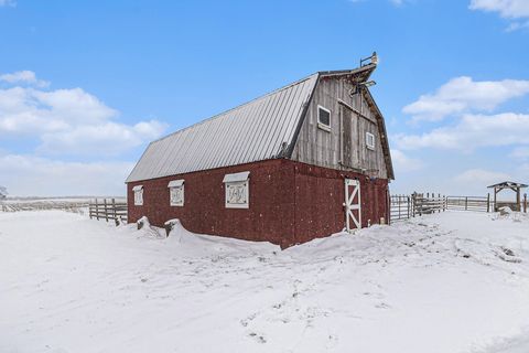 A home in Ravenna Twp