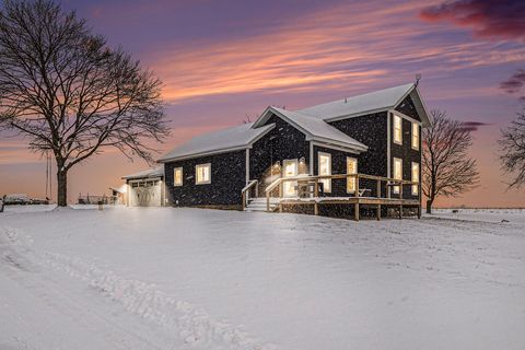 A home in Ravenna Twp