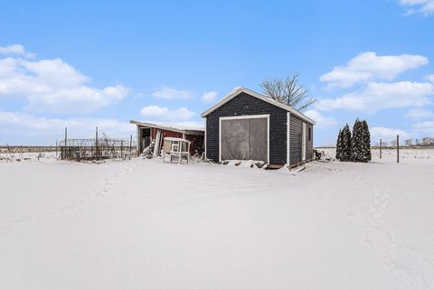 A home in Ravenna Twp