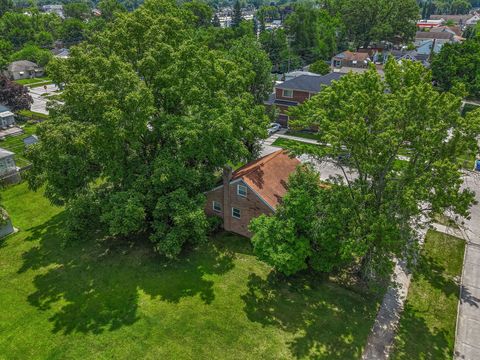 A home in Dearborn Heights