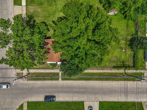 A home in Dearborn Heights