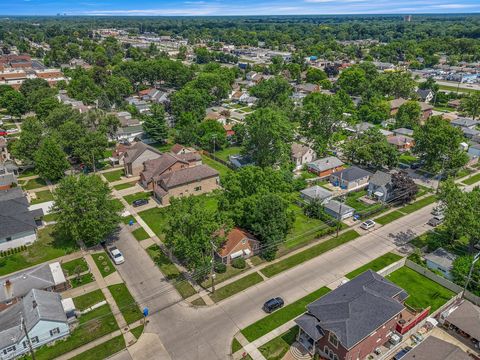 A home in Dearborn Heights