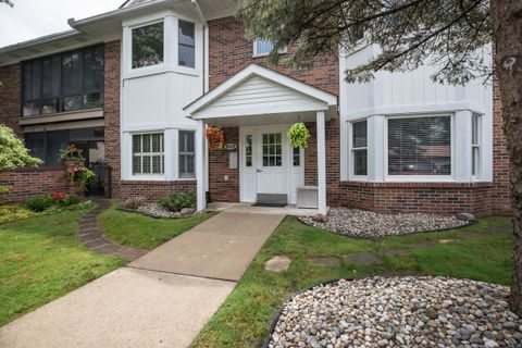 A home in Grosse Ile Twp