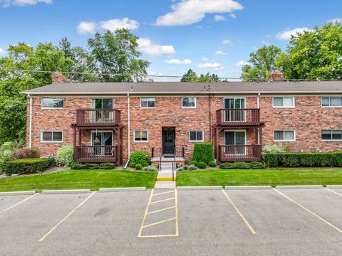 A home in Bloomfield Twp