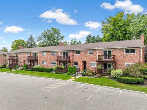 A home in Bloomfield Twp