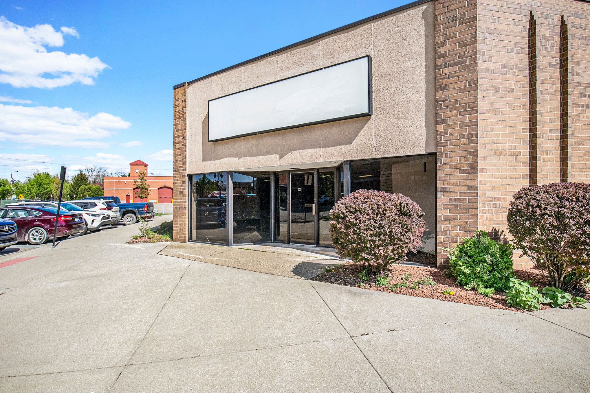 Unit 138 N LEROY Street