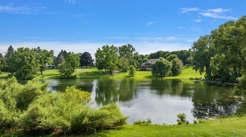 A home in Bloomfield Twp