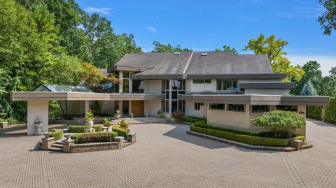 A home in Bloomfield Twp