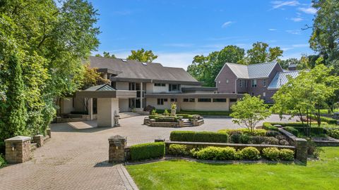 A home in Bloomfield Twp