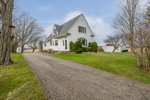 A home in Three Oaks Twp