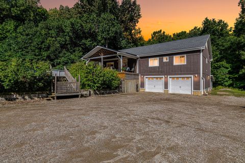 A home in Newberg Twp