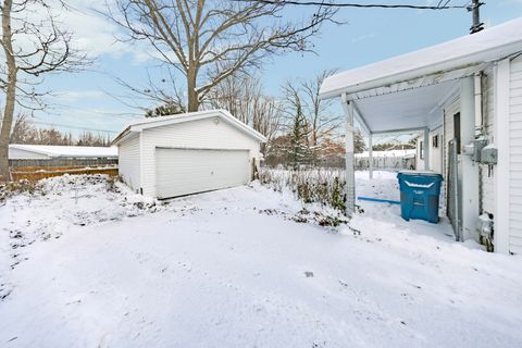 A home in Roscommon Twp