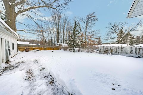 A home in Roscommon Twp