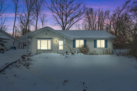 A home in Roscommon Twp