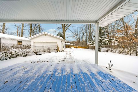 A home in Roscommon Twp