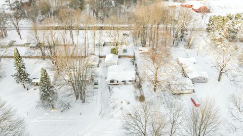 A home in Roscommon Twp