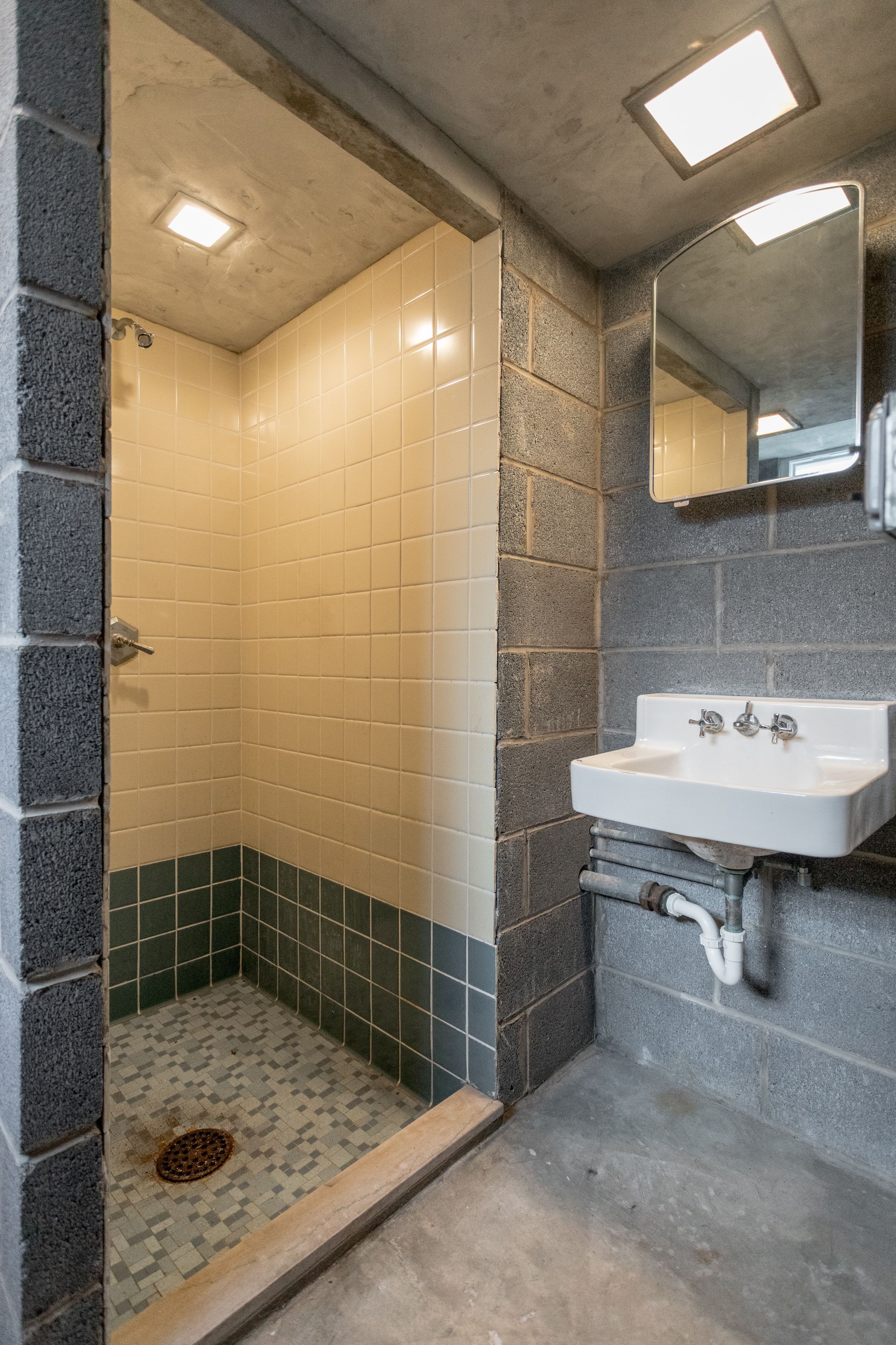 Detroit, Michigan 48215, United States, 4 Bedrooms Bedrooms, ,3 BathroomsBathrooms,Residential,Active,92147