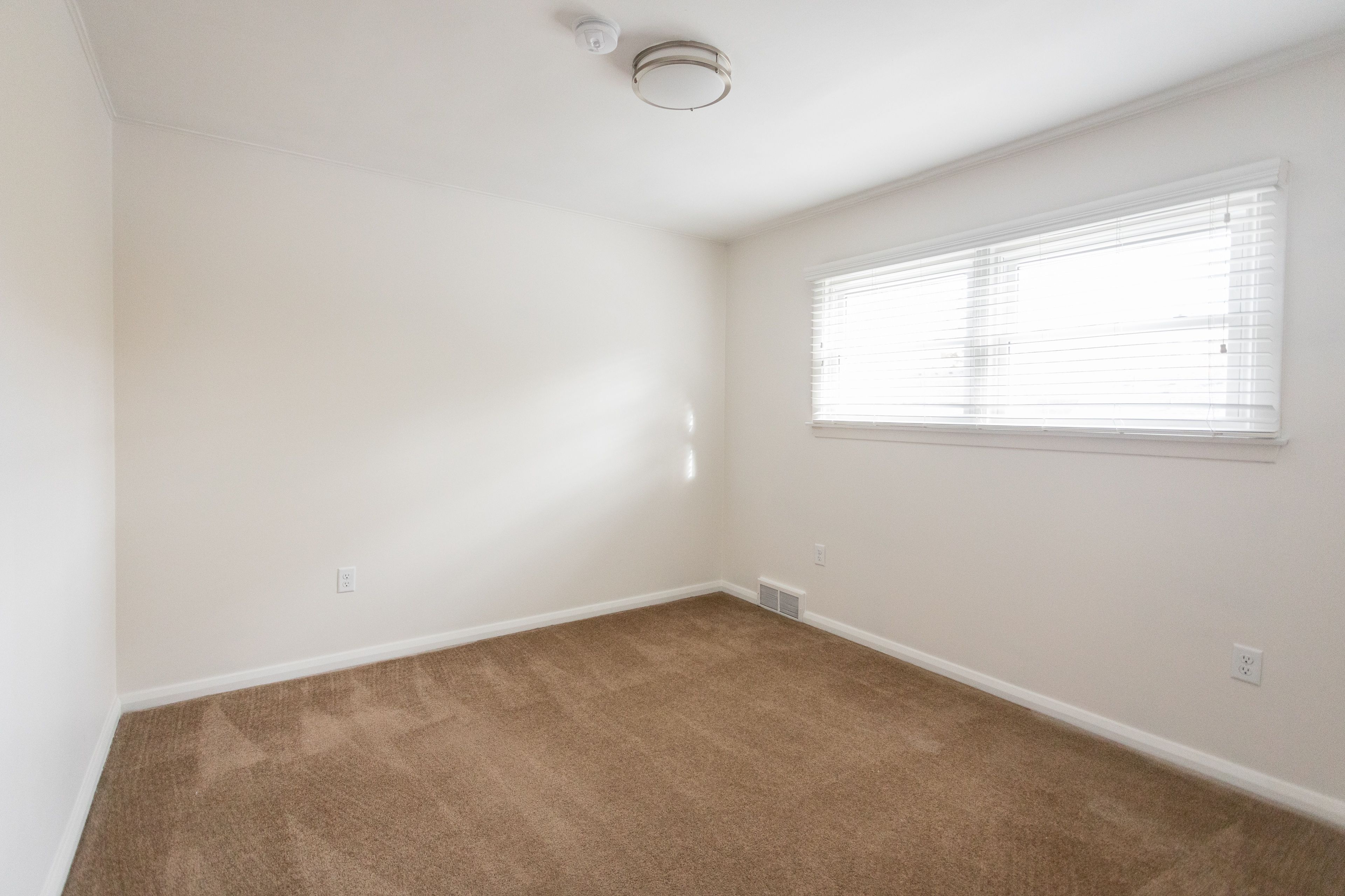 Detroit, Michigan 48215, United States, 4 Bedrooms Bedrooms, ,3 BathroomsBathrooms,Residential,Active,92147