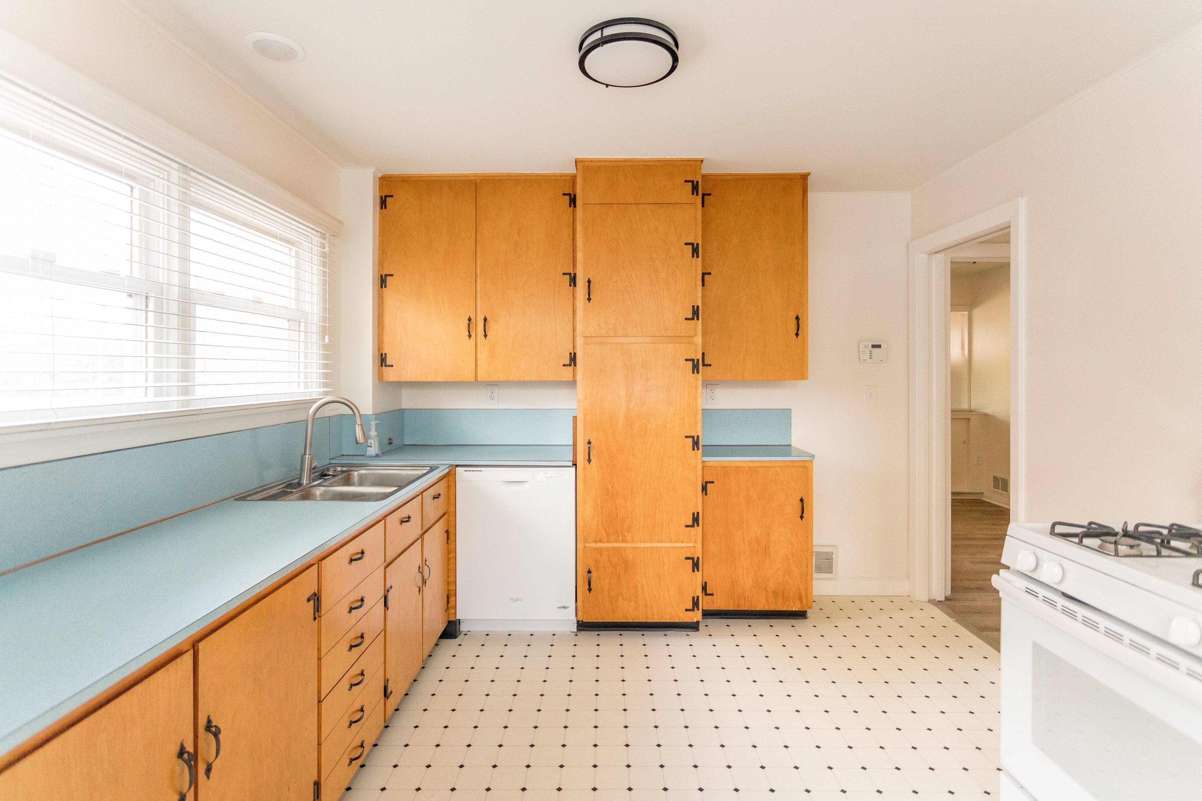 Detroit, Michigan 48215, United States, 4 Bedrooms Bedrooms, ,3 BathroomsBathrooms,Residential,Active,92147
