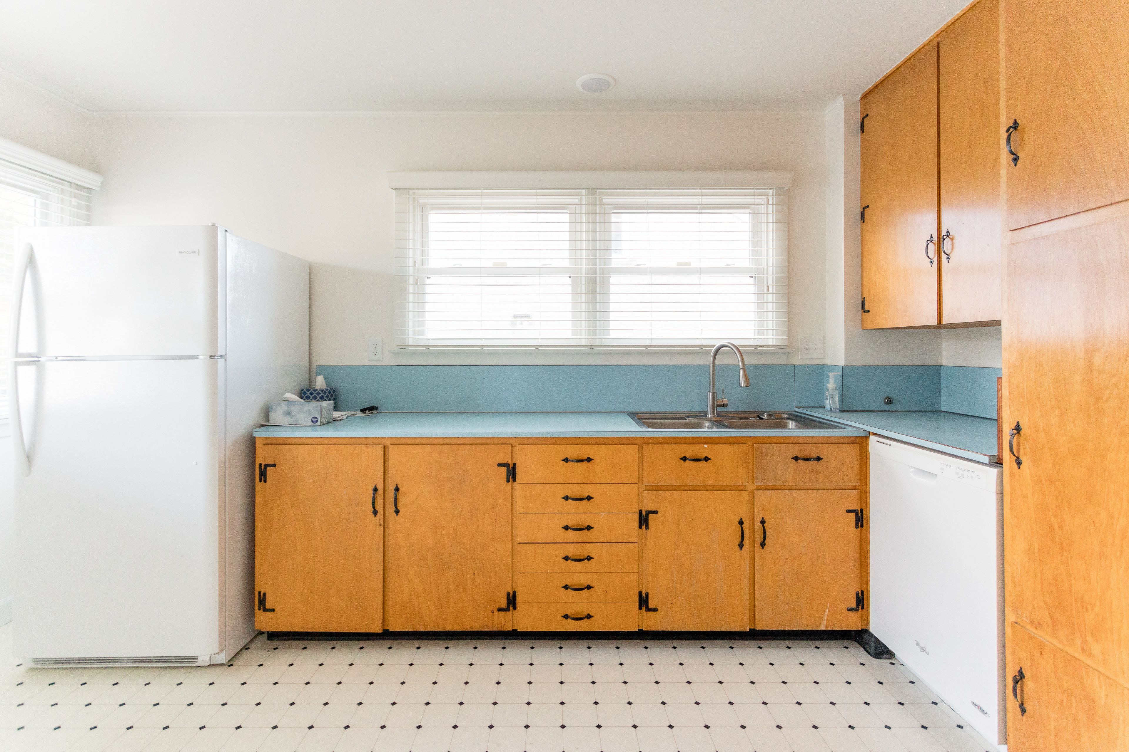 Detroit, Michigan 48215, United States, 4 Bedrooms Bedrooms, ,3 BathroomsBathrooms,Residential,Active,92147