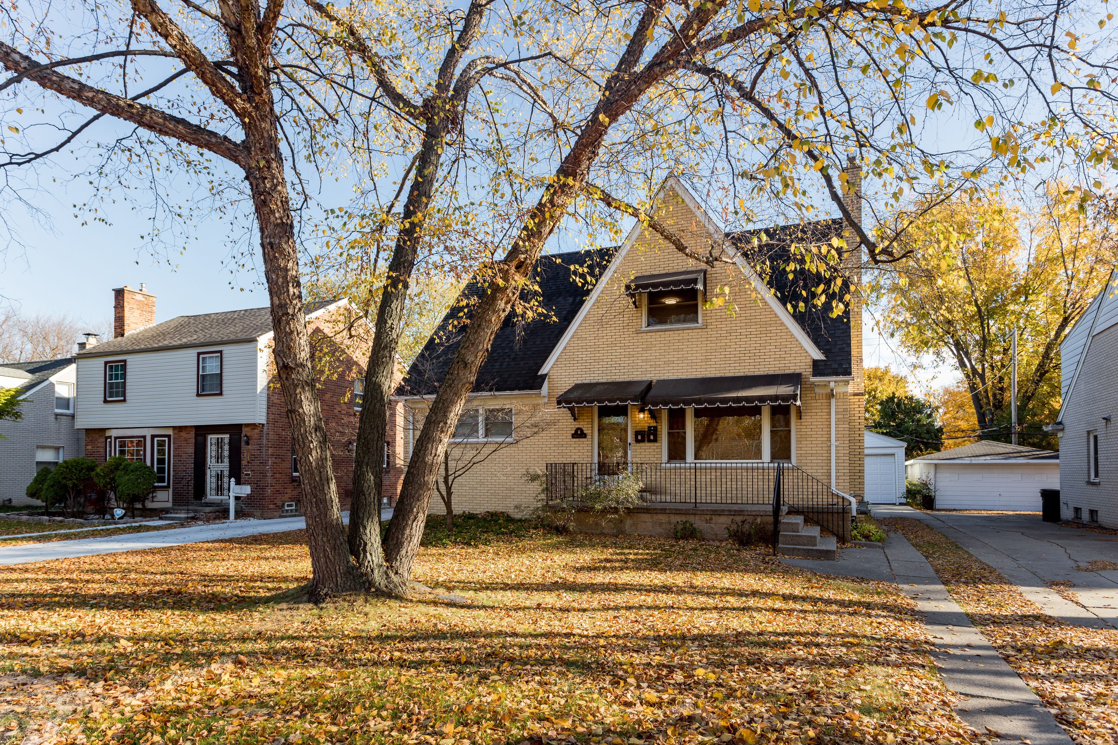 Detroit, Michigan 48215, United States, 4 Bedrooms Bedrooms, ,3 BathroomsBathrooms,Residential,Active,92147