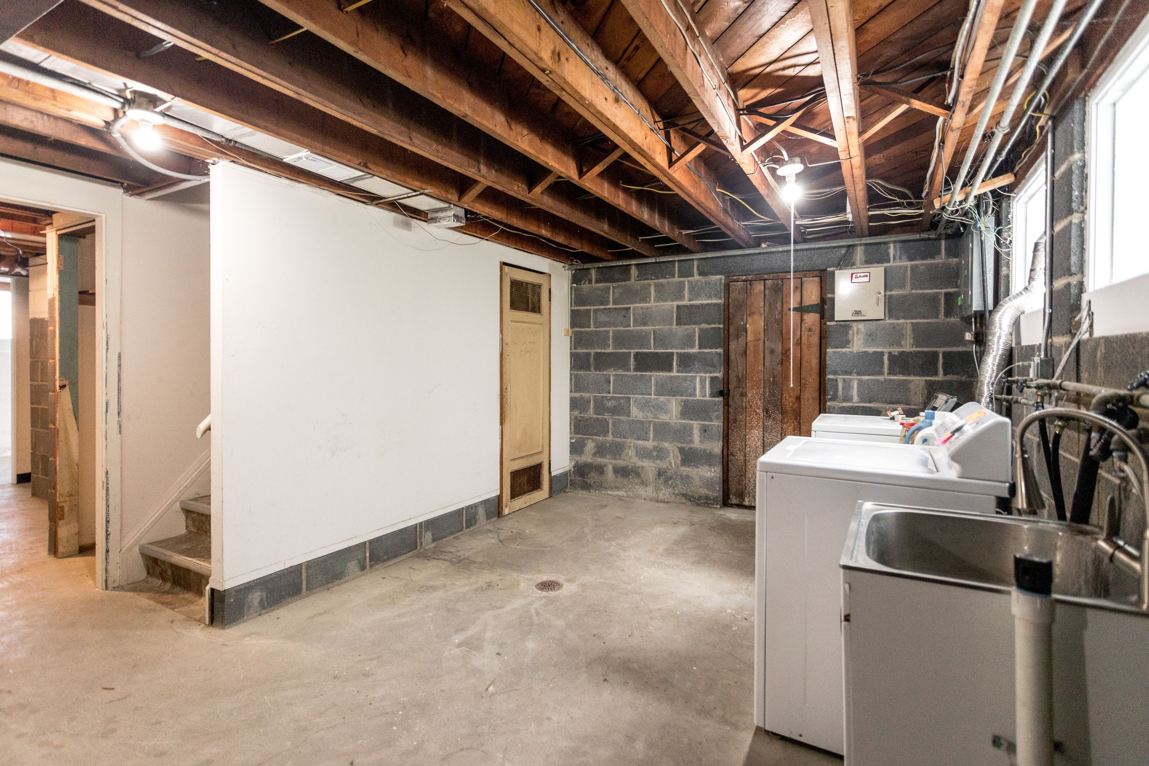 Detroit, Michigan 48215, United States, 4 Bedrooms Bedrooms, ,3 BathroomsBathrooms,Residential,Active,92147