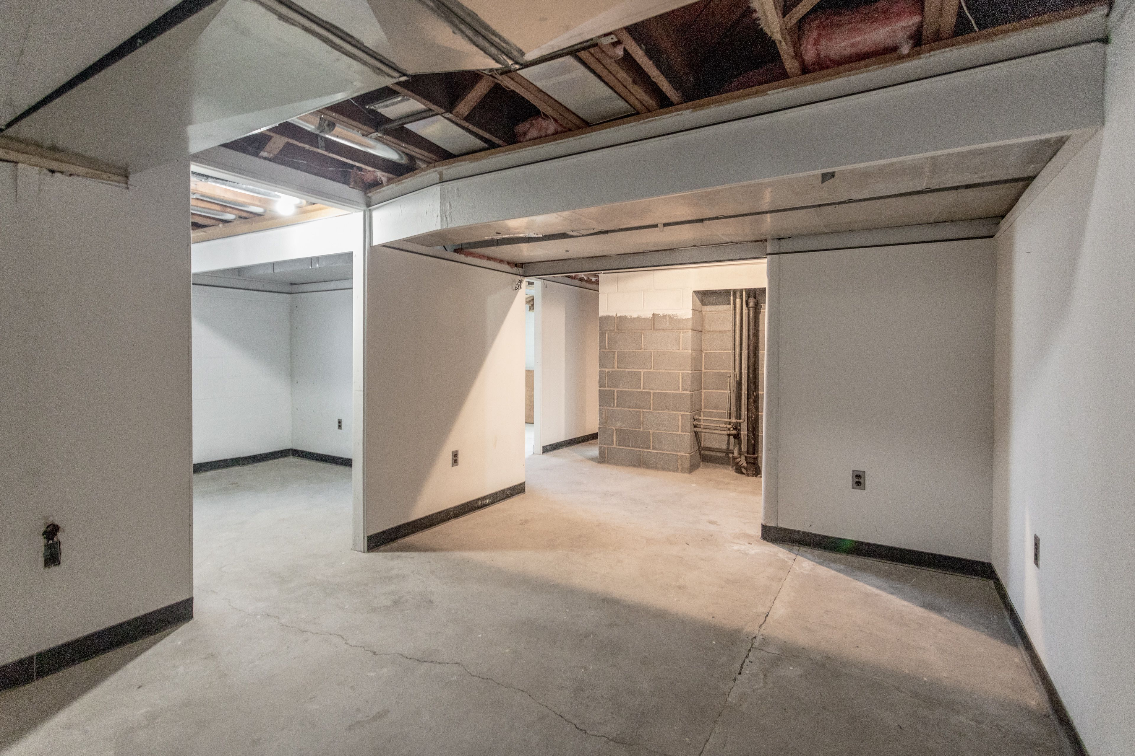 Detroit, Michigan 48215, United States, 4 Bedrooms Bedrooms, ,3 BathroomsBathrooms,Residential,Active,92147