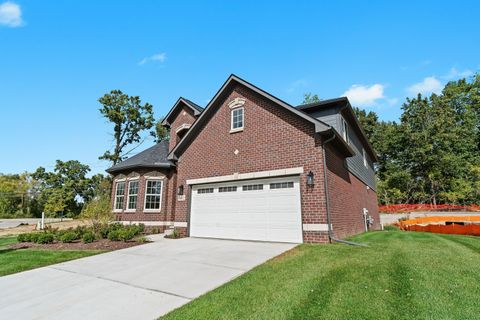 A home in West Bloomfield Twp