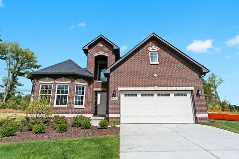 A home in West Bloomfield Twp