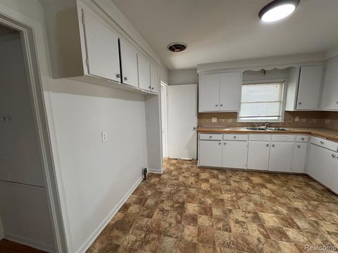 A home in EastpointeCity_Macomb