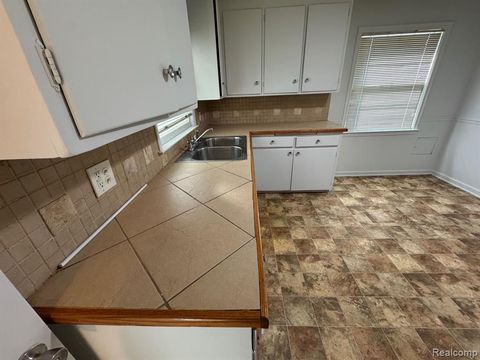 A home in EastpointeCity_Macomb
