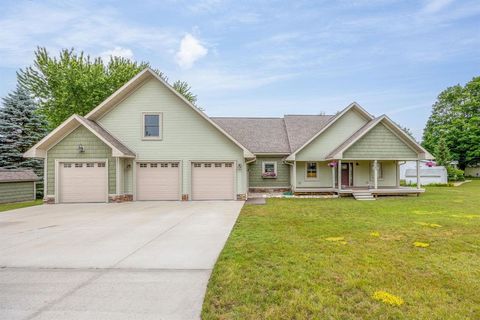 A home in Clam Lake Twp