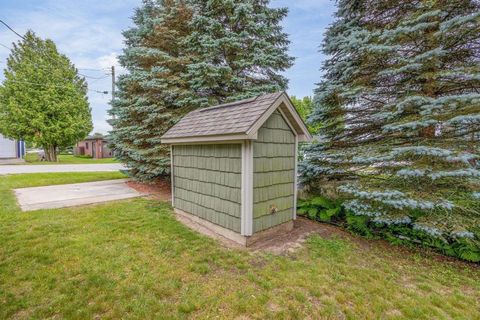 A home in Clam Lake Twp