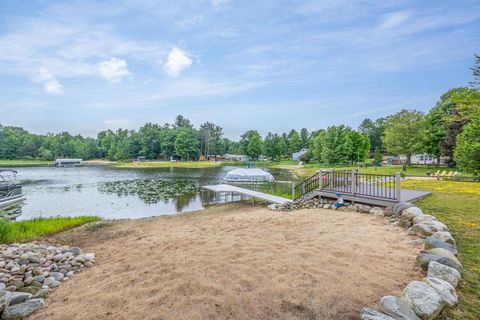 A home in Clam Lake Twp