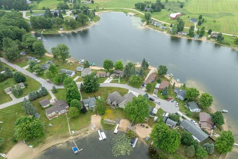 A home in Clam Lake Twp